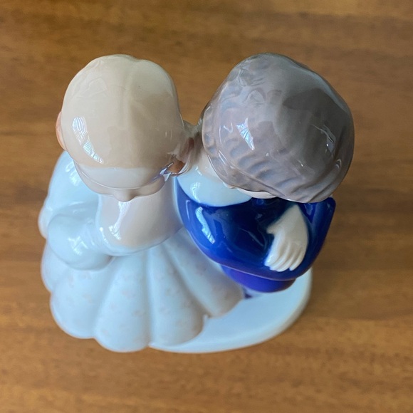 Bing & Grondahl Danish Boy & Girl Porcelain Figurine by Claire Weiss 1970s B&G - Picture 7 of 10
